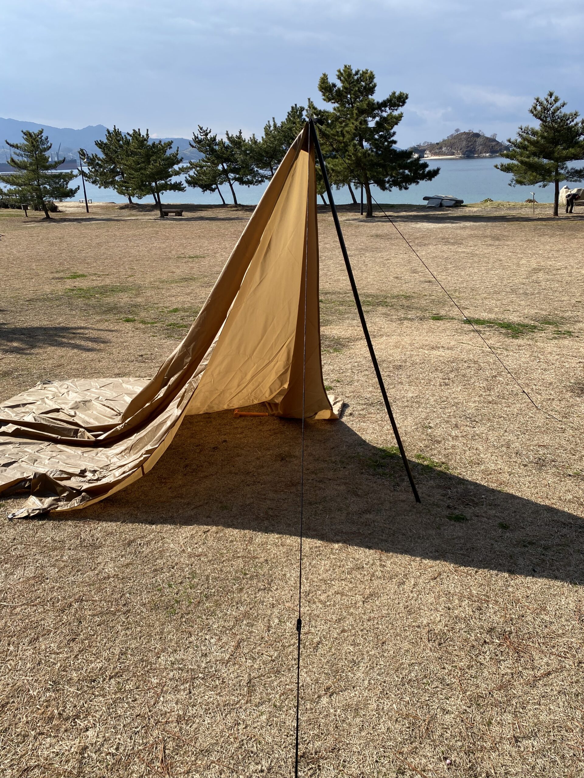 果たして、一人でタープを張れるのか